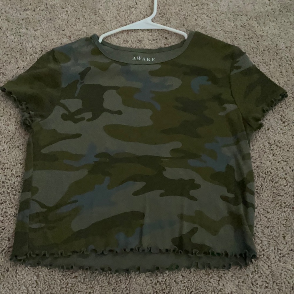 Cropped Camo tee